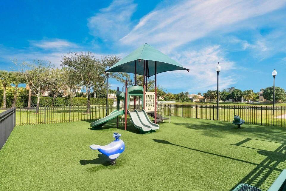 For Sale: $879,999 (5 beds, 3 baths, 3967 Square Feet)