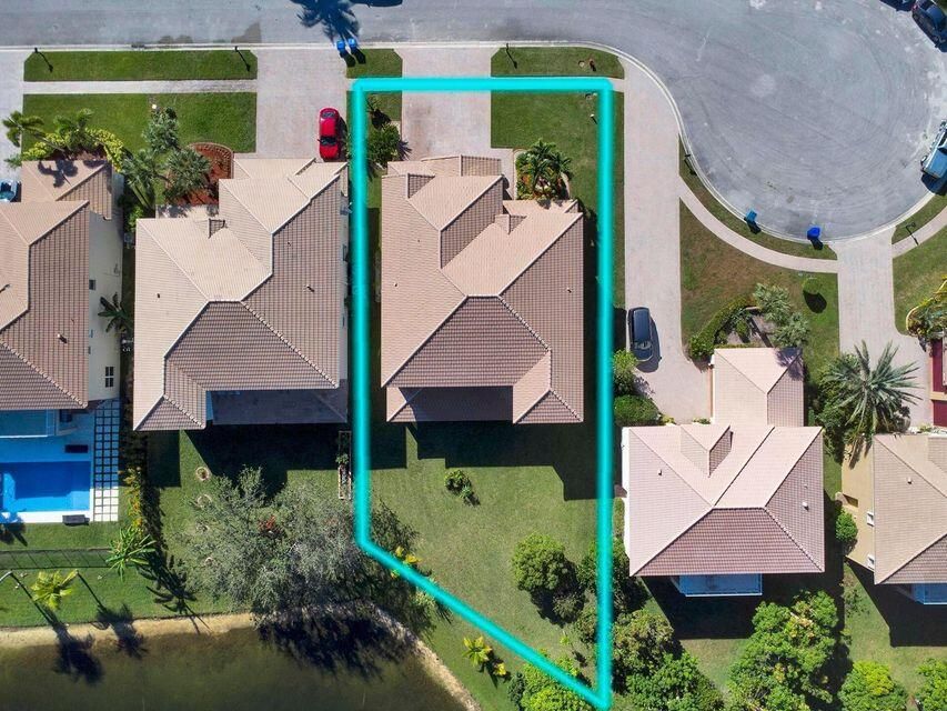 For Sale: $879,999 (5 beds, 3 baths, 3967 Square Feet)