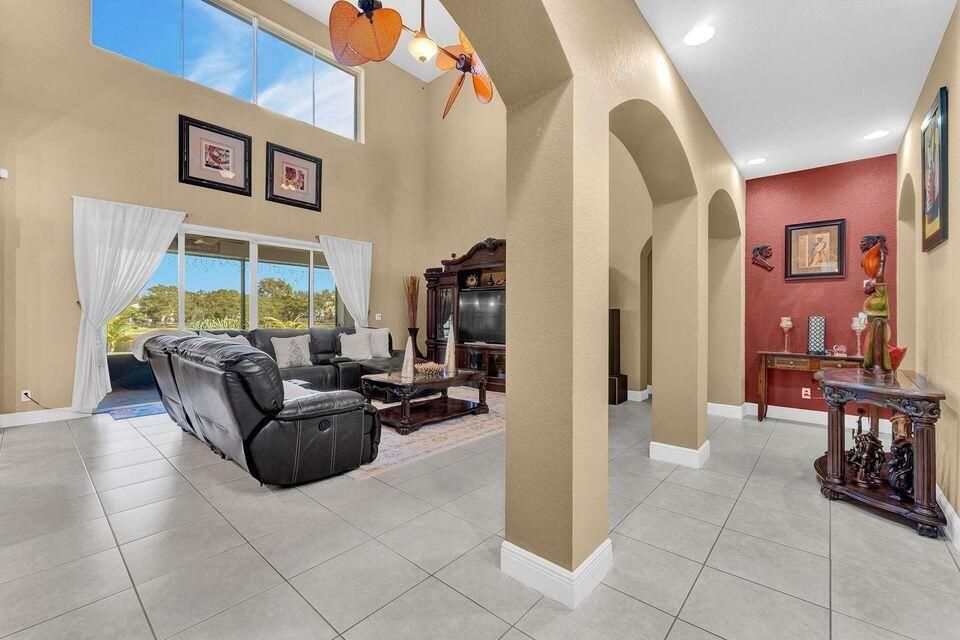 For Sale: $879,999 (5 beds, 3 baths, 3967 Square Feet)