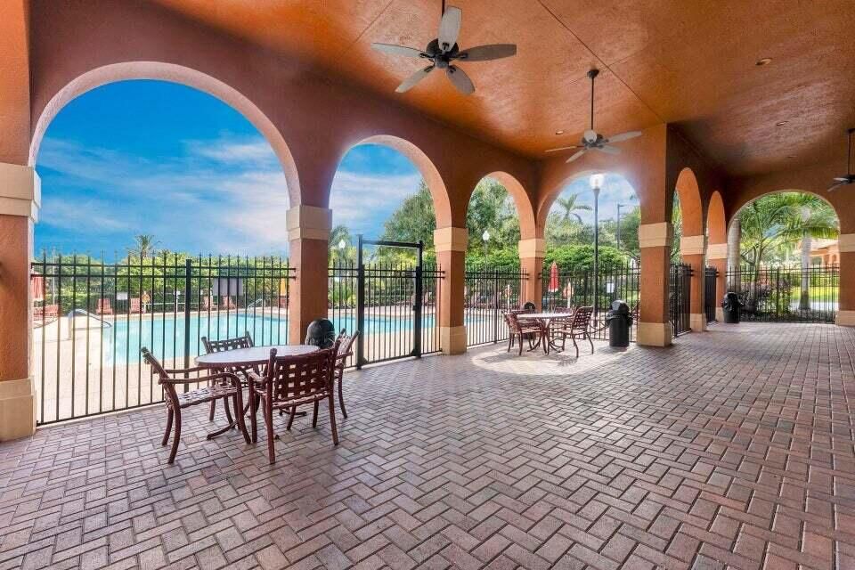 For Sale: $879,999 (5 beds, 3 baths, 3967 Square Feet)