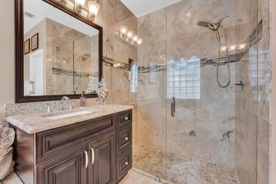 For Sale: $879,999 (5 beds, 3 baths, 3967 Square Feet)