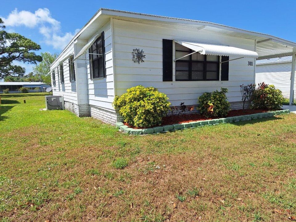 Recently Rented: $1,700 (2 beds, 2 baths, 912 Square Feet)