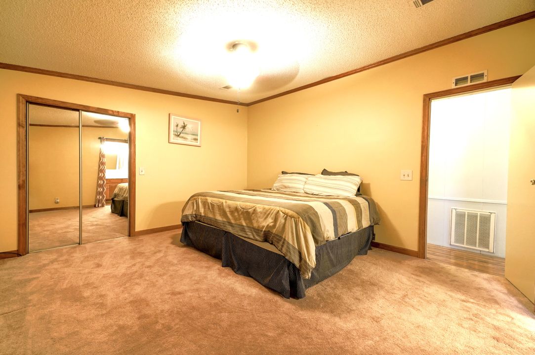 For Sale: $145,000 (3 beds, 2 baths, 1399 Square Feet)