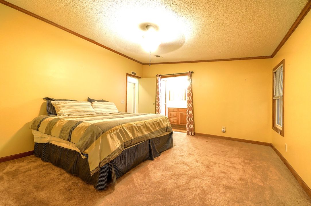 For Sale: $145,000 (3 beds, 2 baths, 1399 Square Feet)