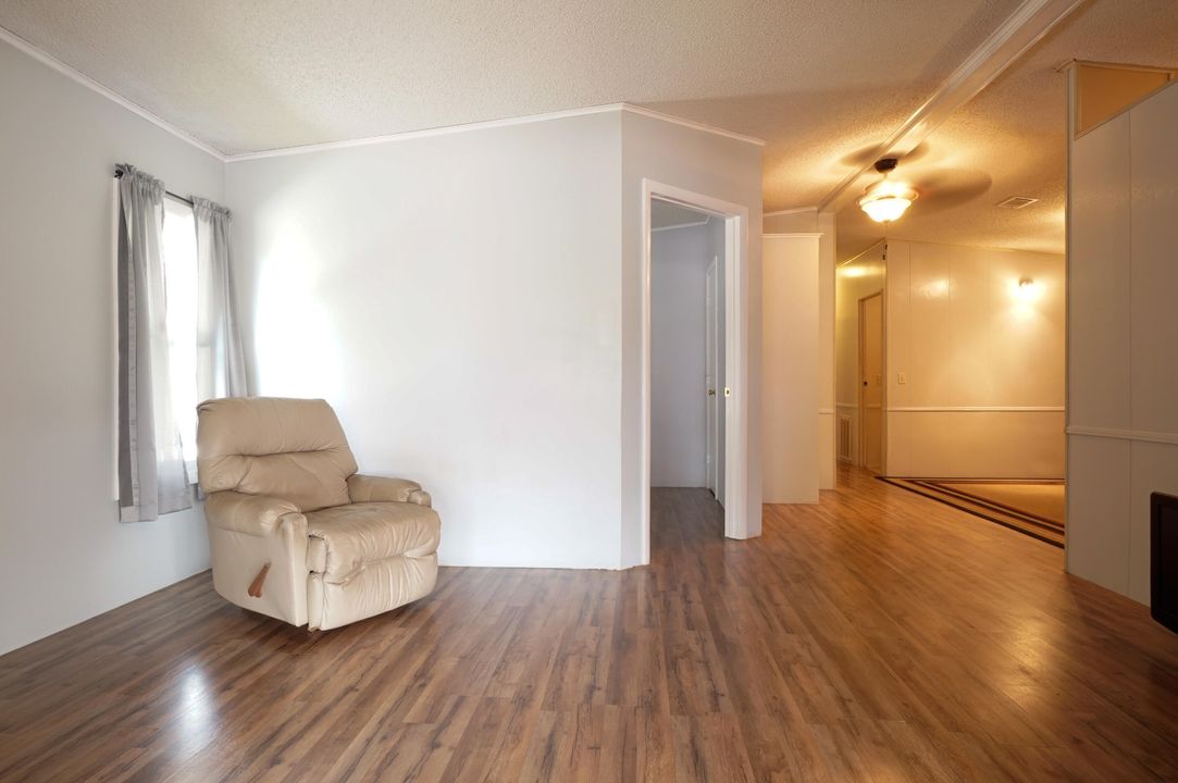 For Sale: $145,000 (3 beds, 2 baths, 1399 Square Feet)