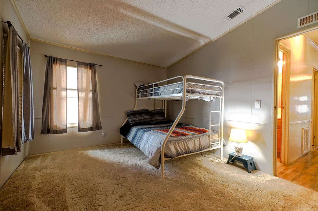 For Sale: $145,000 (3 beds, 2 baths, 1399 Square Feet)