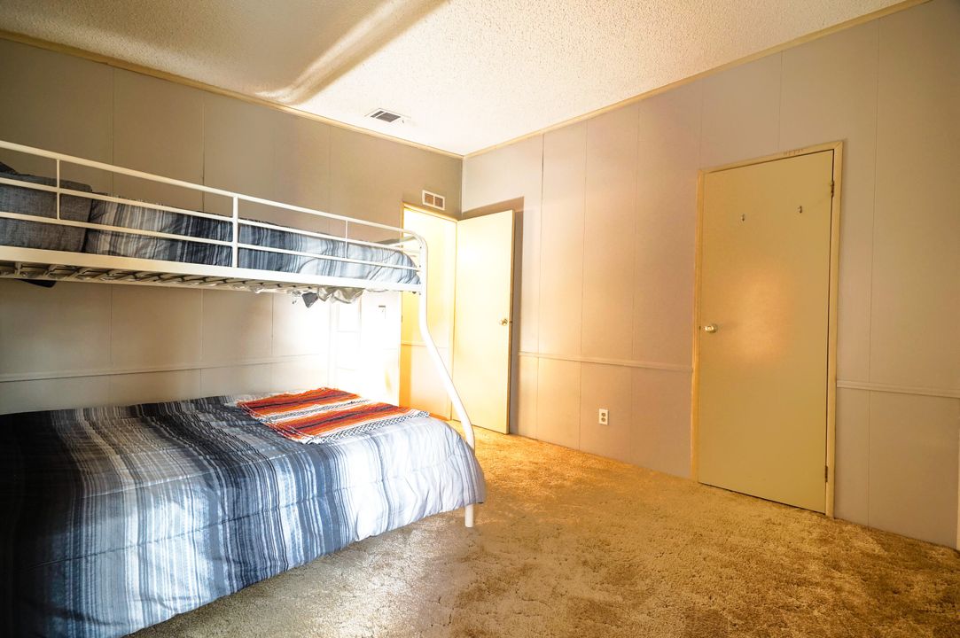 For Sale: $145,000 (3 beds, 2 baths, 1399 Square Feet)