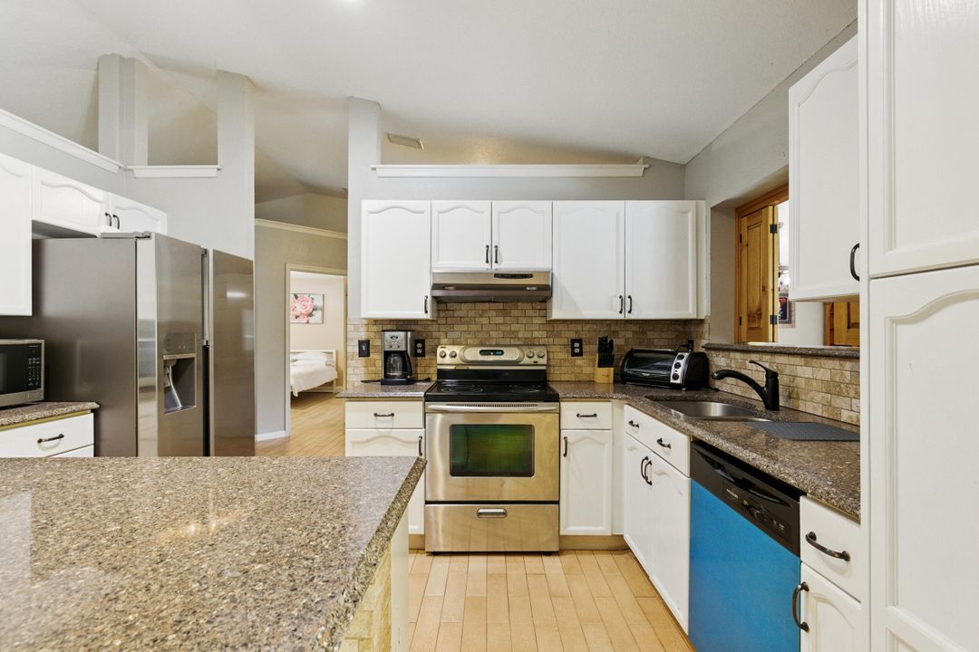 For Rent: $4,800 (4 beds, 2 baths, 2363 Square Feet)