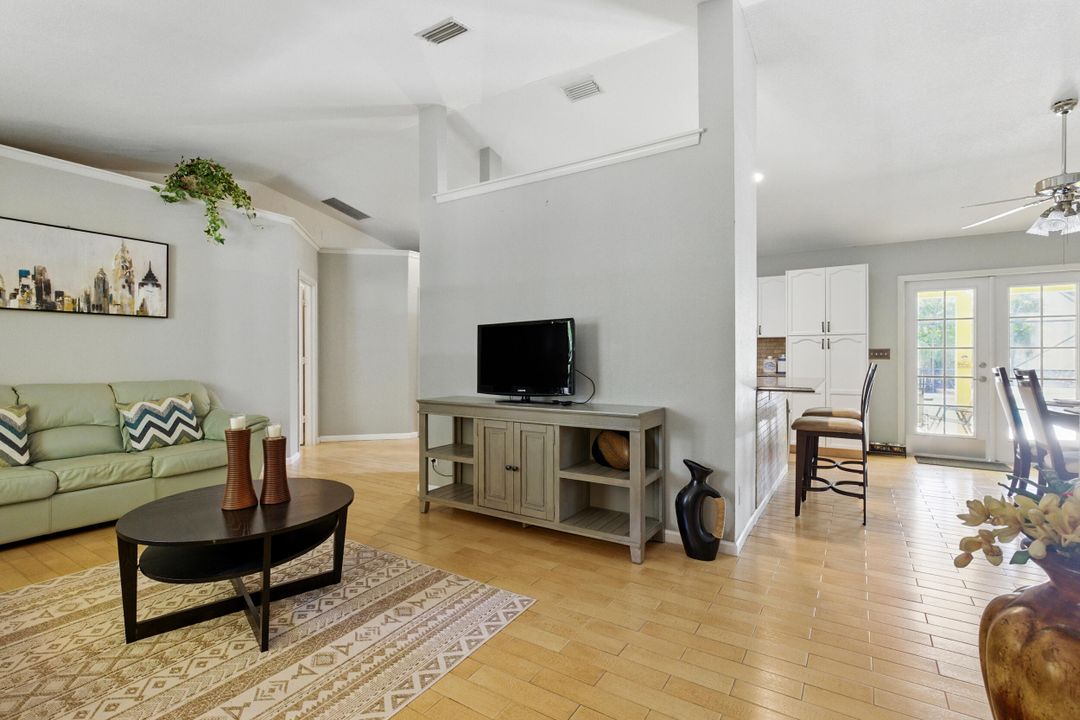 For Rent: $4,800 (4 beds, 2 baths, 2363 Square Feet)