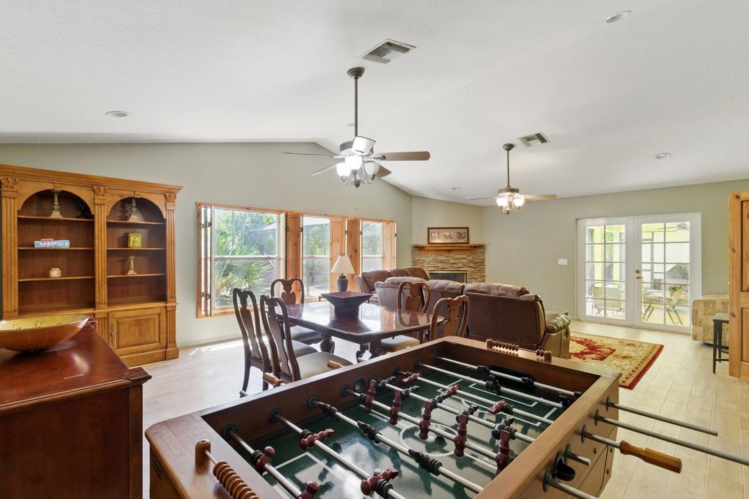 For Rent: $4,800 (4 beds, 2 baths, 2363 Square Feet)