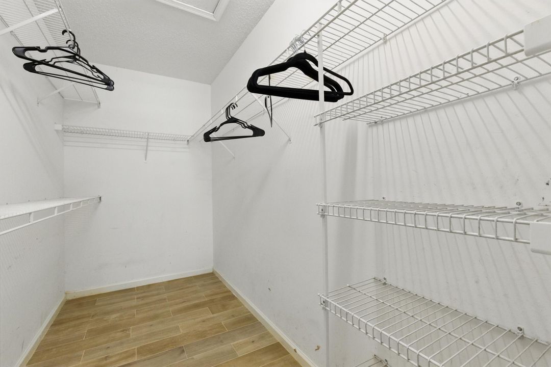 For Rent: $4,800 (4 beds, 2 baths, 2363 Square Feet)