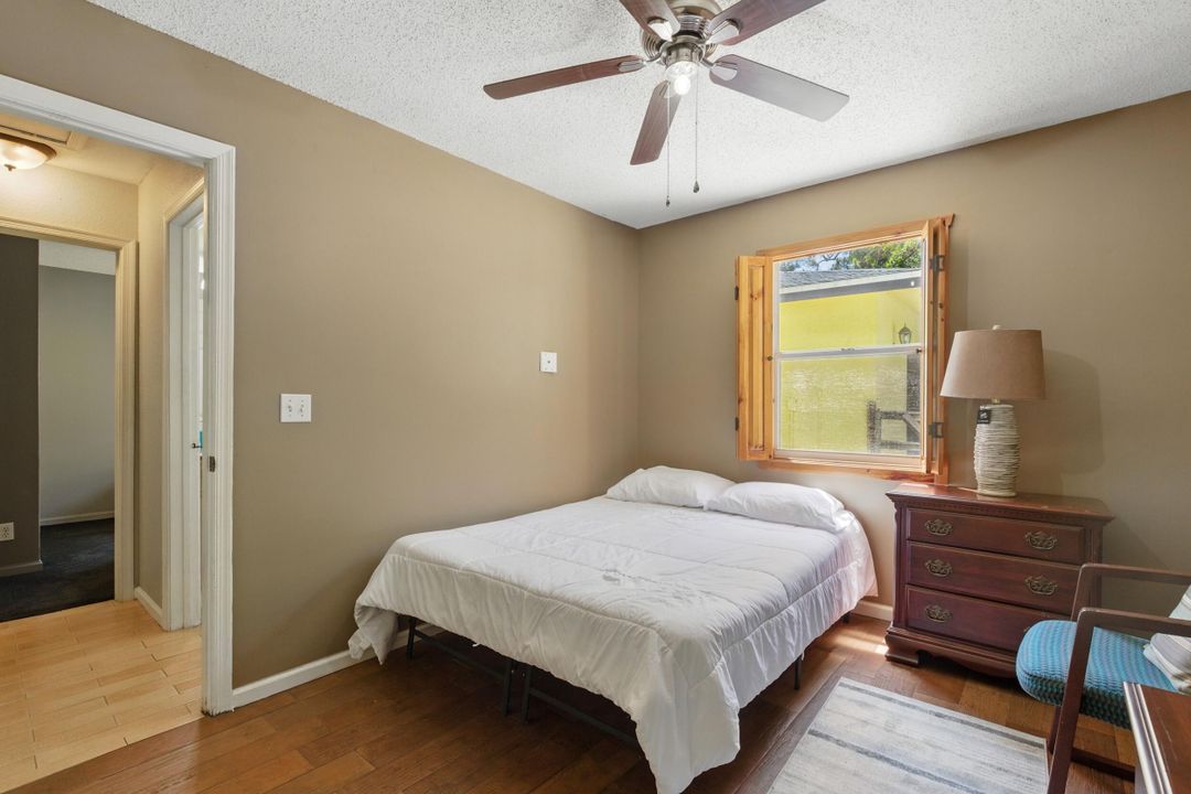 For Rent: $4,800 (4 beds, 2 baths, 2363 Square Feet)