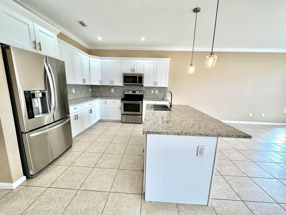 待售: $790,000 (6 贝兹, 4 浴室, 3424 平方英尺)