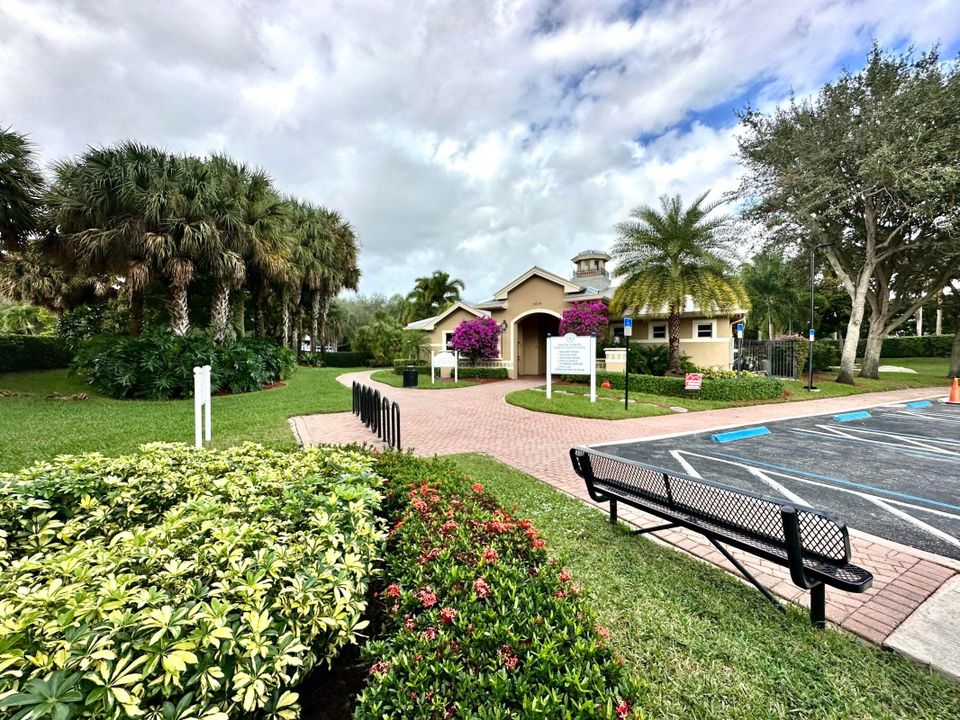 待售: $790,000 (6 贝兹, 4 浴室, 3424 平方英尺)