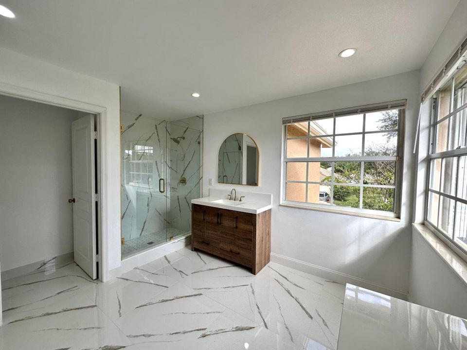 待售: $790,000 (6 贝兹, 4 浴室, 3424 平方英尺)