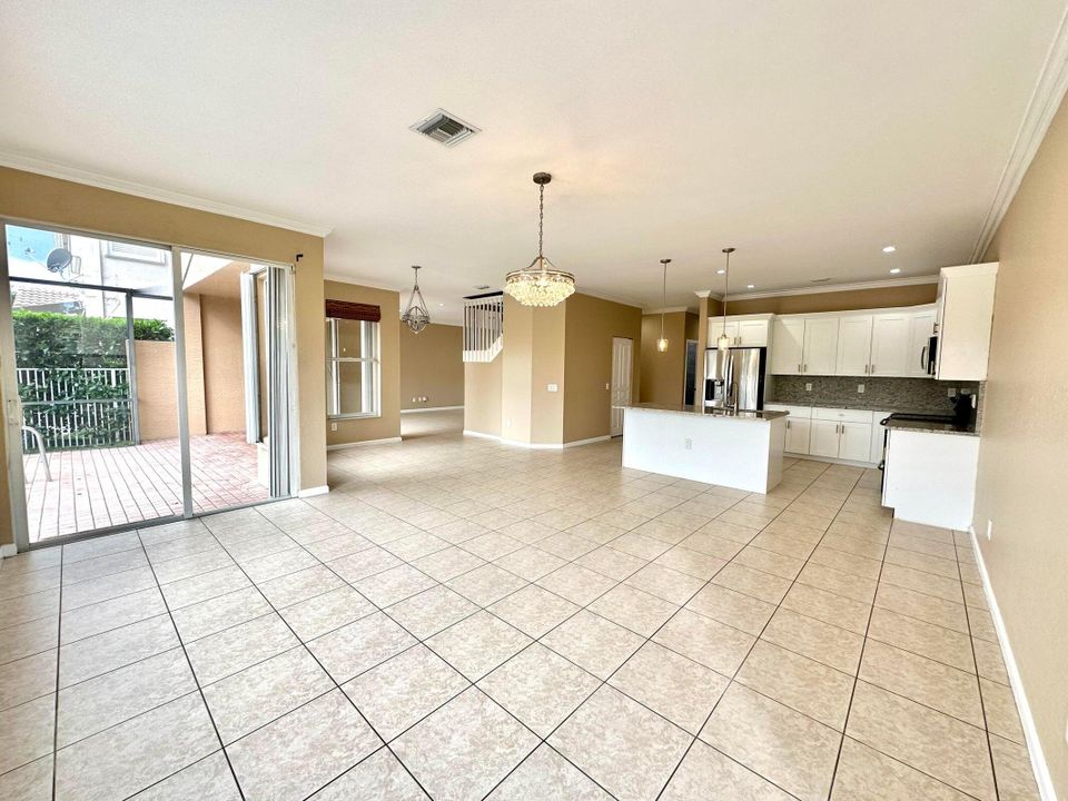 待售: $790,000 (6 贝兹, 4 浴室, 3424 平方英尺)