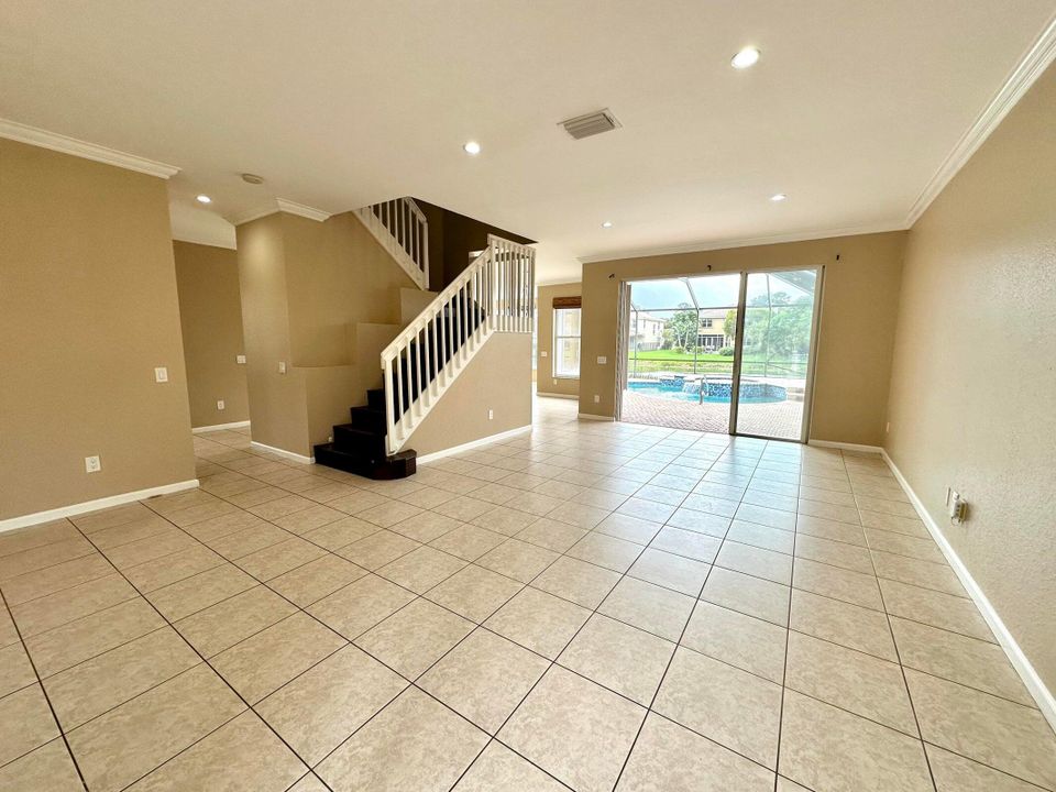 待售: $790,000 (6 贝兹, 4 浴室, 3424 平方英尺)