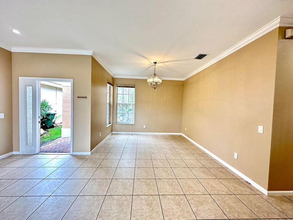 待售: $790,000 (6 贝兹, 4 浴室, 3424 平方英尺)