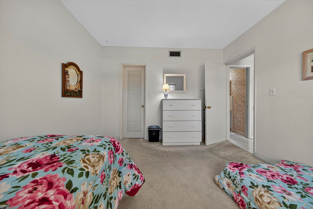 Active With Contract: $158,788 (2 beds, 2 baths, 940 Square Feet)