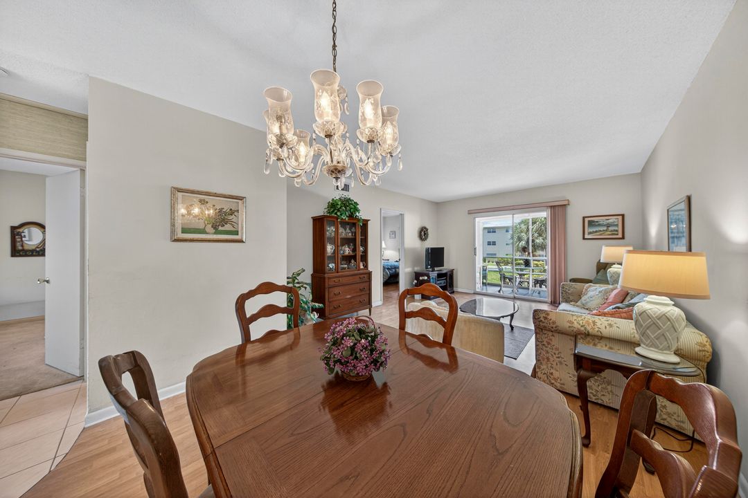 Active With Contract: $158,788 (2 beds, 2 baths, 940 Square Feet)