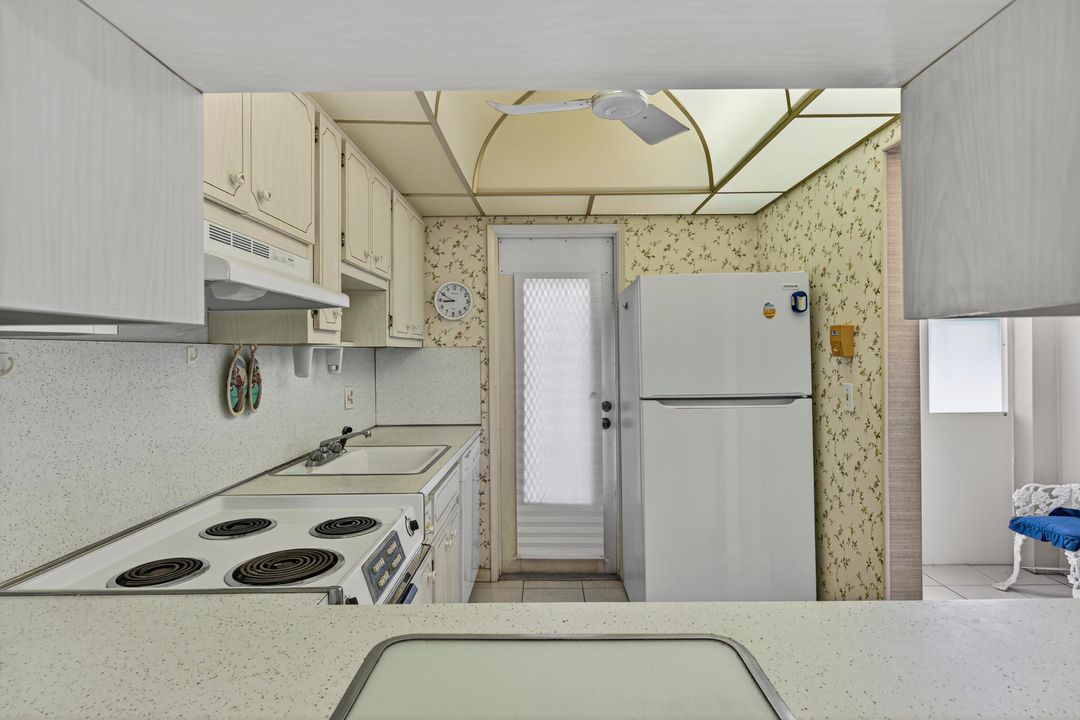 Active With Contract: $158,788 (2 beds, 2 baths, 940 Square Feet)