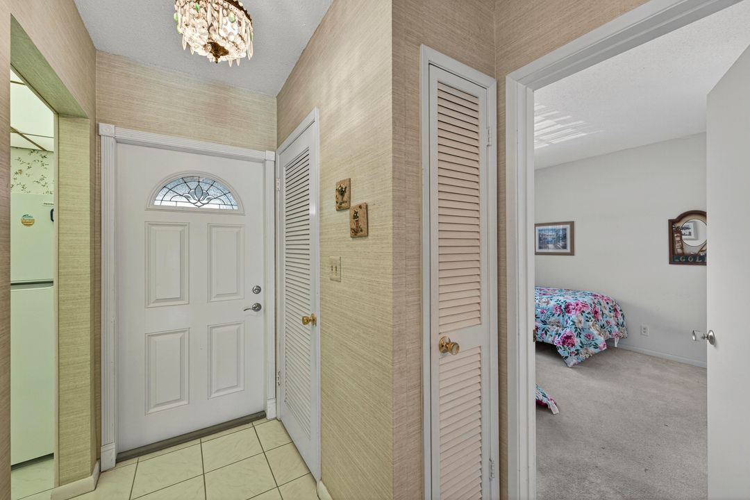 Active With Contract: $158,788 (2 beds, 2 baths, 940 Square Feet)