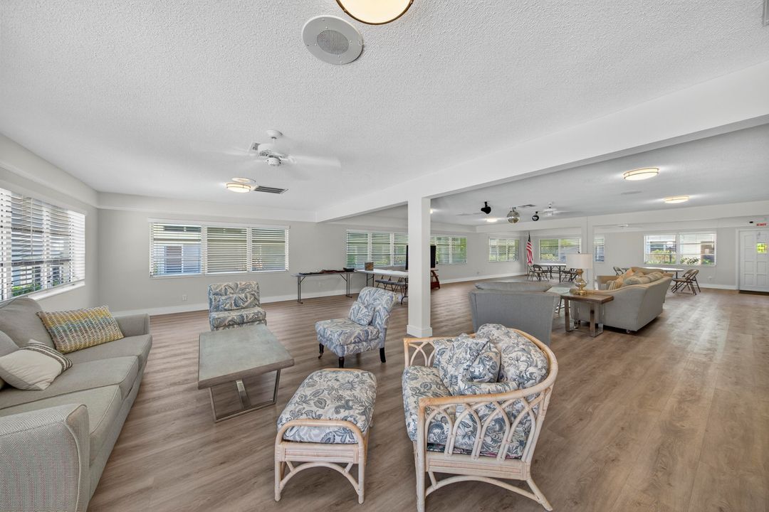 Active With Contract: $158,788 (2 beds, 2 baths, 940 Square Feet)