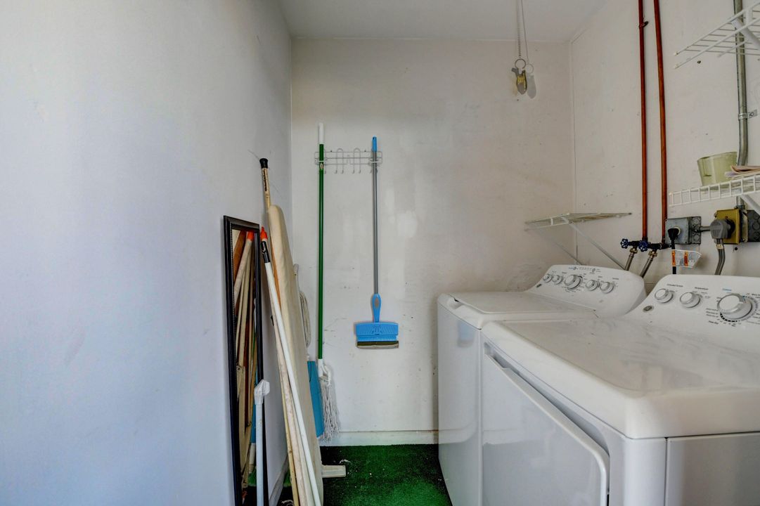 待售: $80,000 (1 贝兹, 1 浴室, 760 平方英尺)