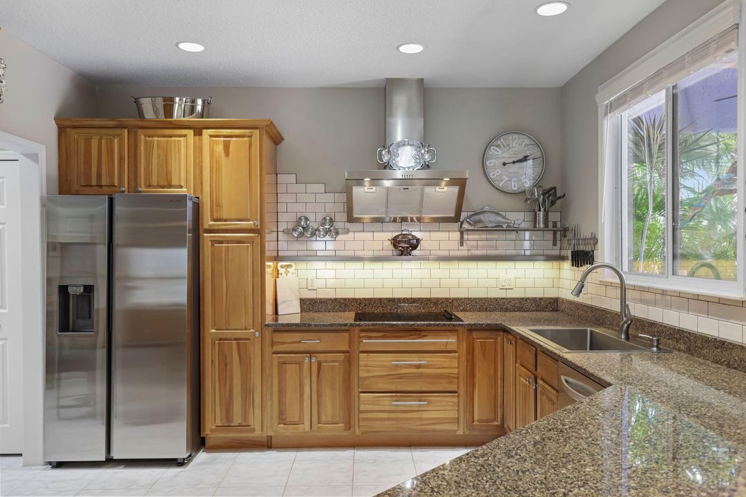 待售: $998,500 (3 贝兹, 3 浴室, 2913 平方英尺)