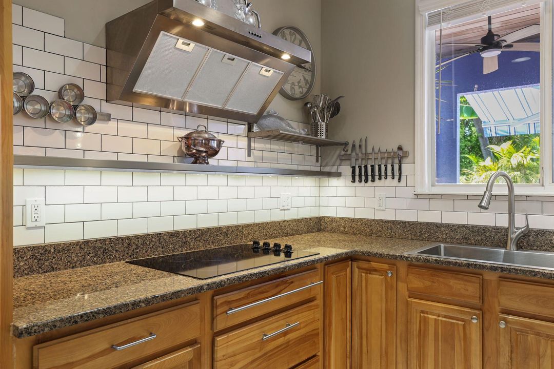 待售: $998,500 (3 贝兹, 3 浴室, 2913 平方英尺)