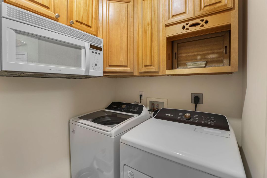 待售: $998,500 (3 贝兹, 3 浴室, 2913 平方英尺)