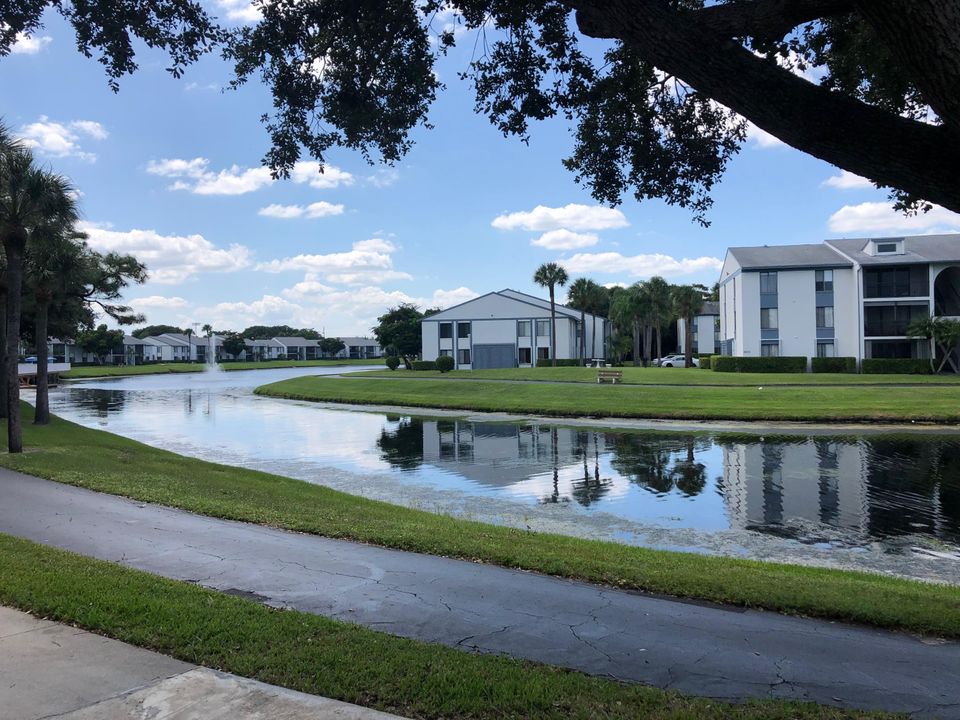 Activo con contrato: $2,000 (1 camas, 1 baños, 830 Pies cuadrados)