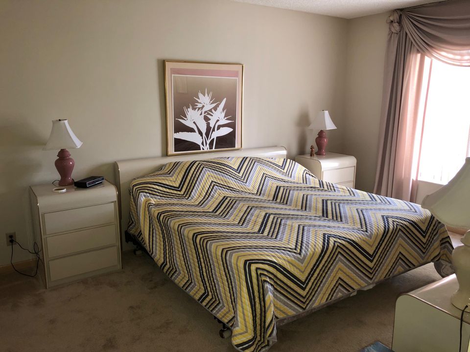 Activo con contrato: $2,000 (1 camas, 1 baños, 830 Pies cuadrados)