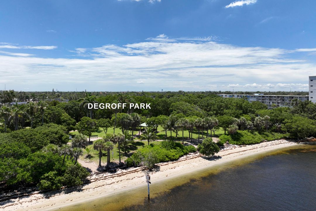 For Sale: $275,000 (1 beds, 1 baths, 810 Square Feet)