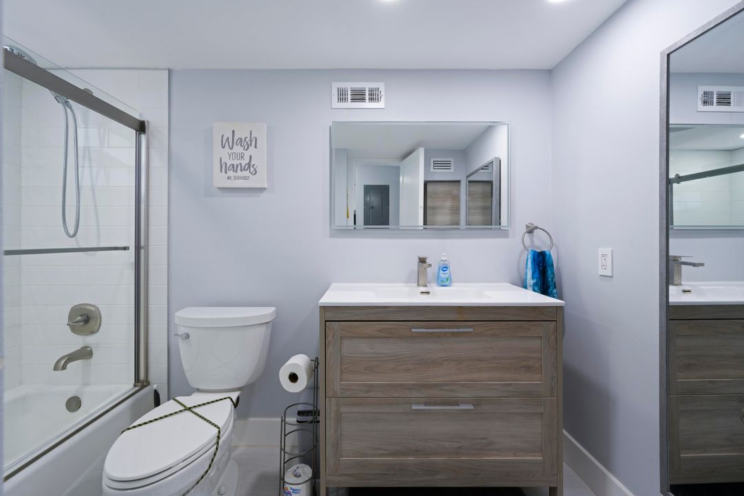 For Sale: $275,000 (1 beds, 1 baths, 810 Square Feet)