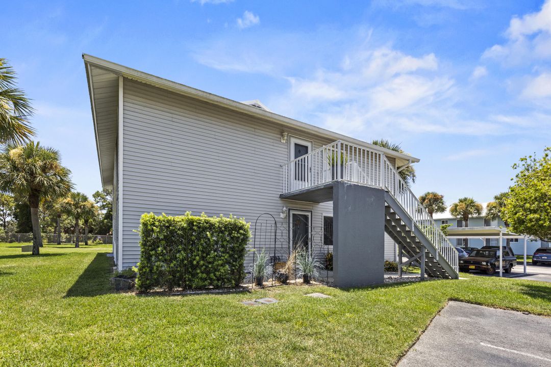 合同活跃: $149,900 (2 贝兹, 2 浴室, 948 平方英尺)