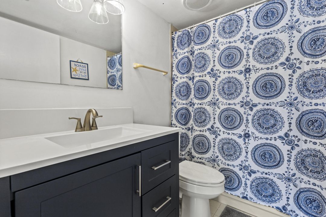 合同活跃: $149,900 (2 贝兹, 2 浴室, 948 平方英尺)