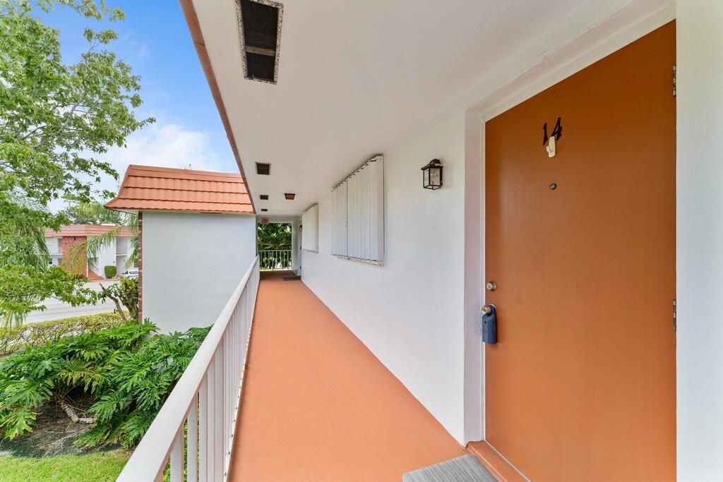 Под контрактом: $2,000 (2 спален, 2 ванн, 1089 Квадратных фут)