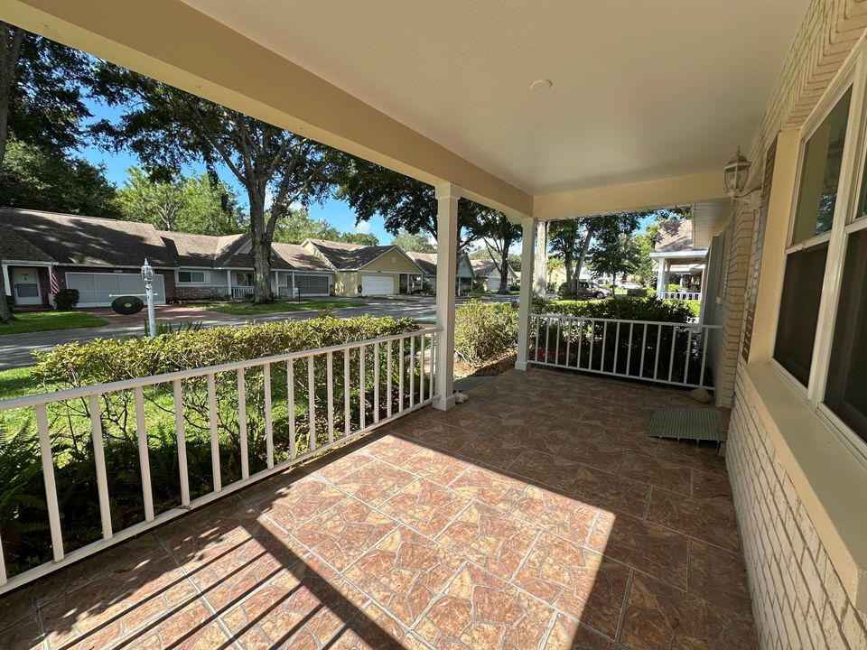 Active With Contract: $134,800 (2 beds, 2 baths, 1369 Square Feet)