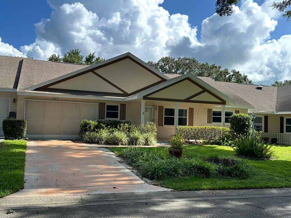 Active With Contract: $134,800 (2 beds, 2 baths, 1369 Square Feet)