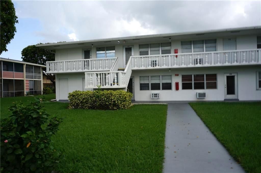 Под контрактом: $74,900 (1 спален, 1 ванн, 702 Квадратных фут)