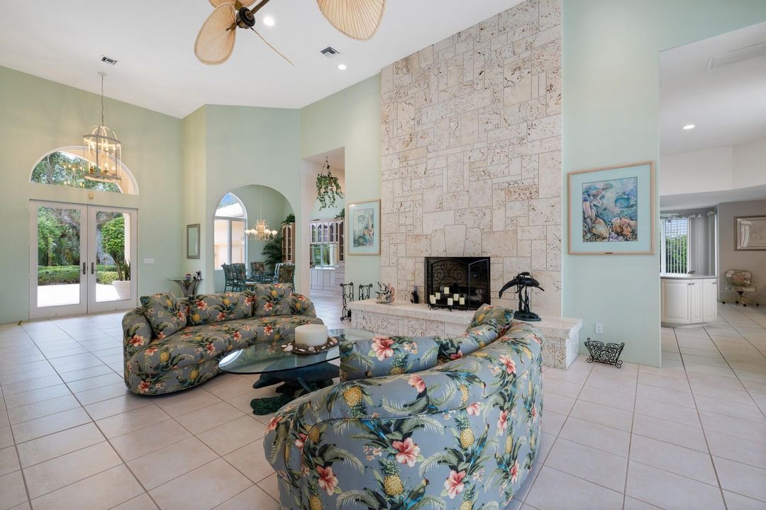 For Sale: $2,900,000 (3 beds, 2 baths, 5460 Square Feet)