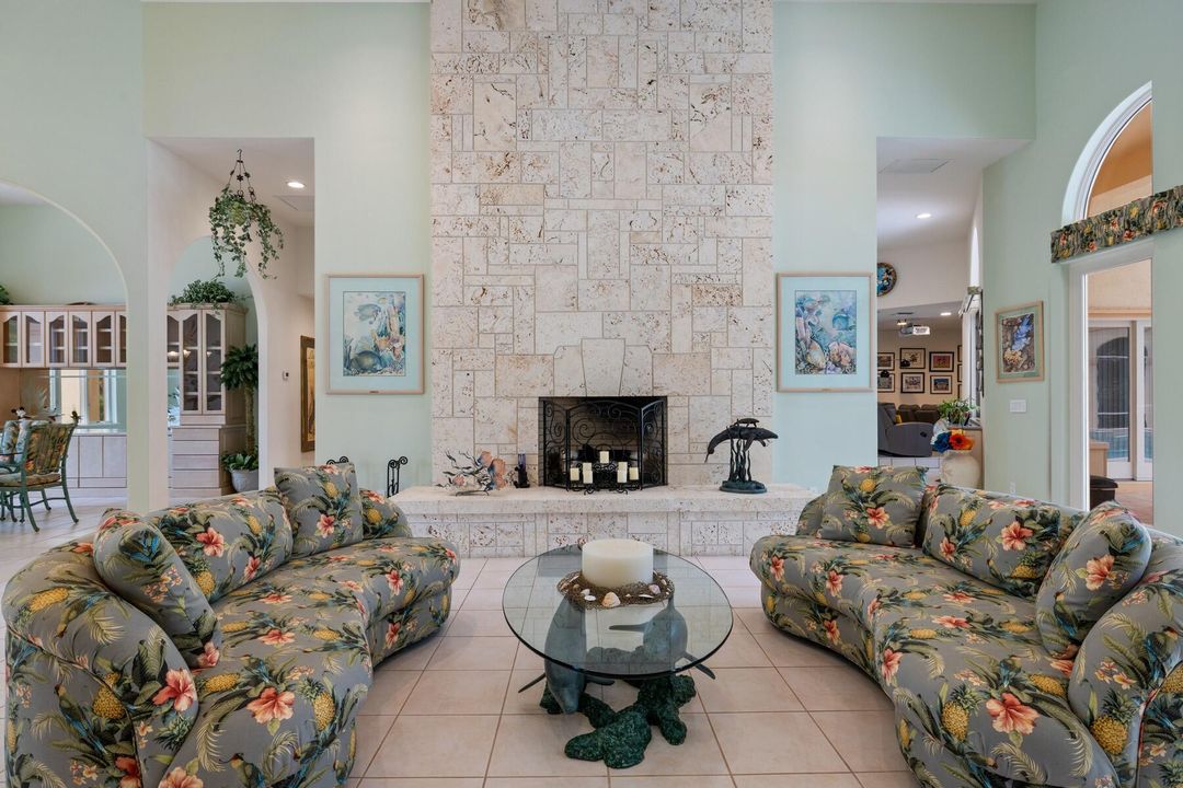 For Sale: $2,900,000 (3 beds, 2 baths, 5460 Square Feet)