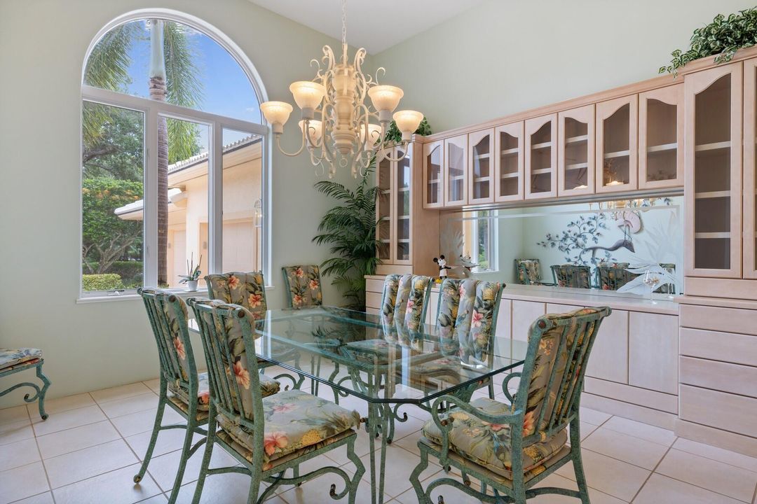 For Sale: $2,900,000 (3 beds, 2 baths, 5460 Square Feet)