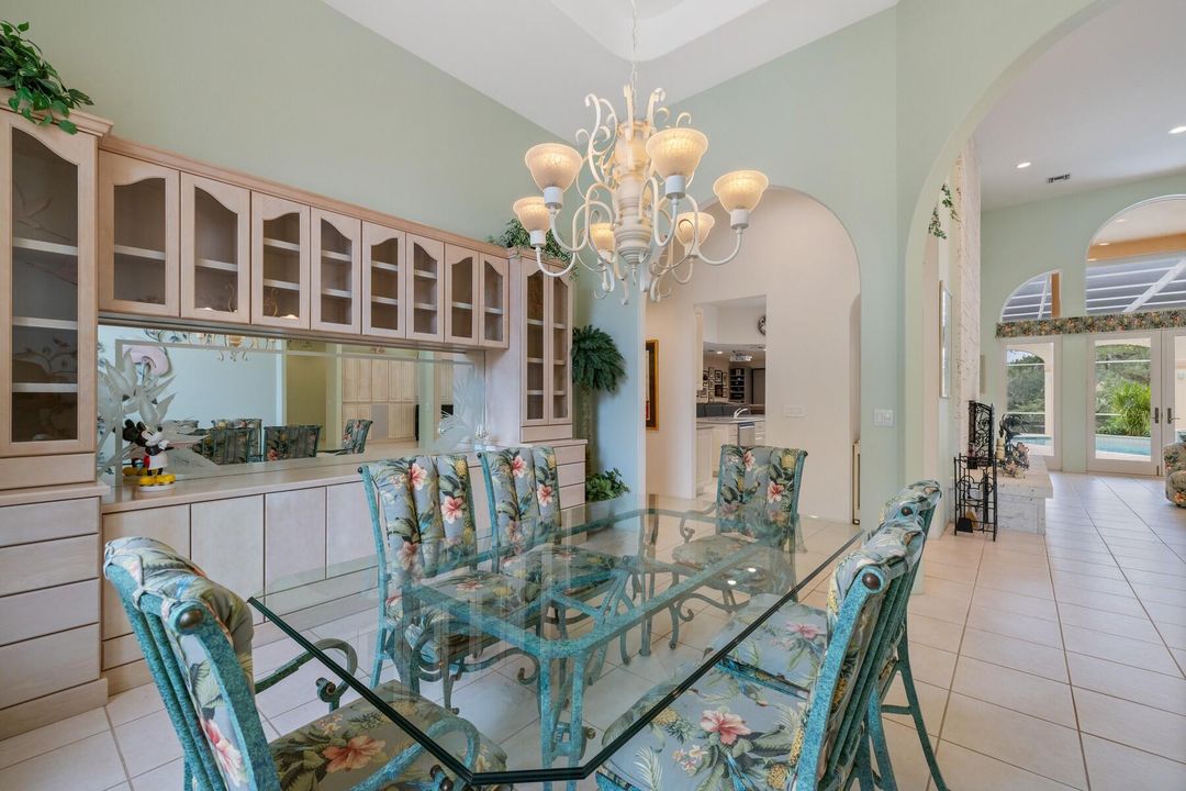 For Sale: $2,900,000 (3 beds, 2 baths, 5460 Square Feet)