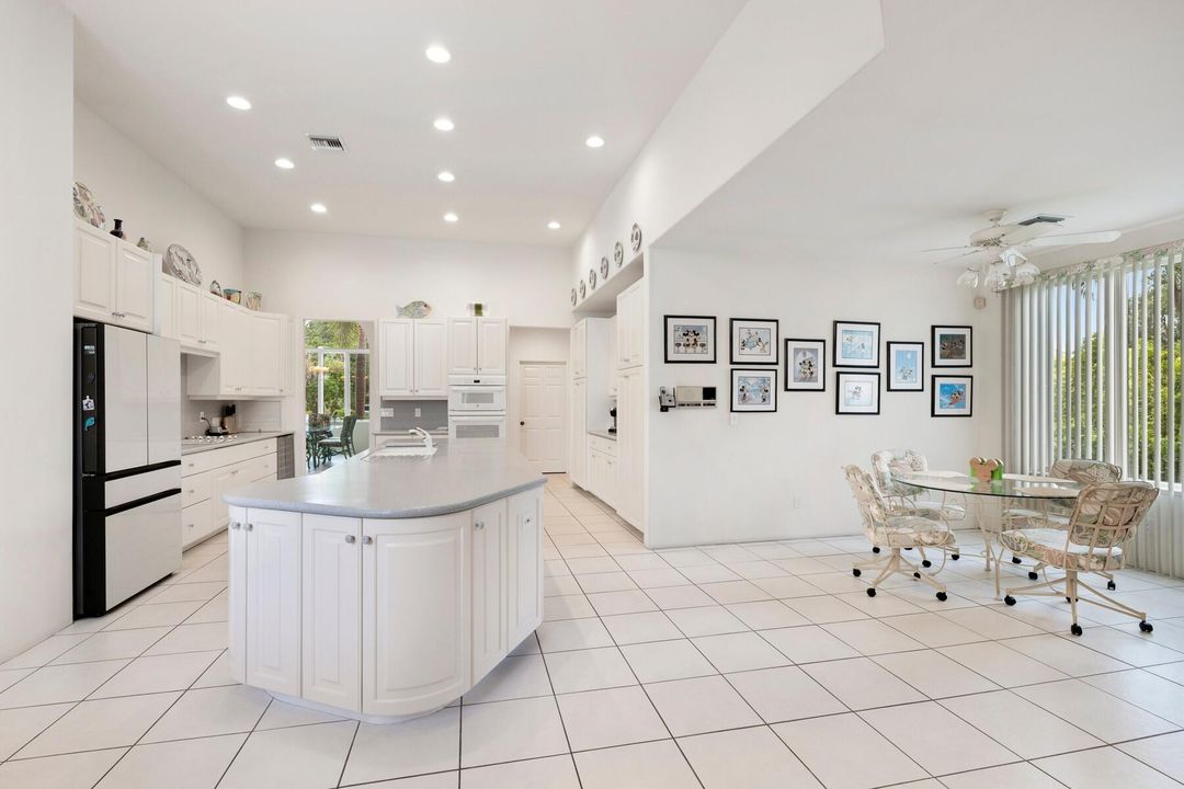 For Sale: $2,900,000 (3 beds, 2 baths, 5460 Square Feet)