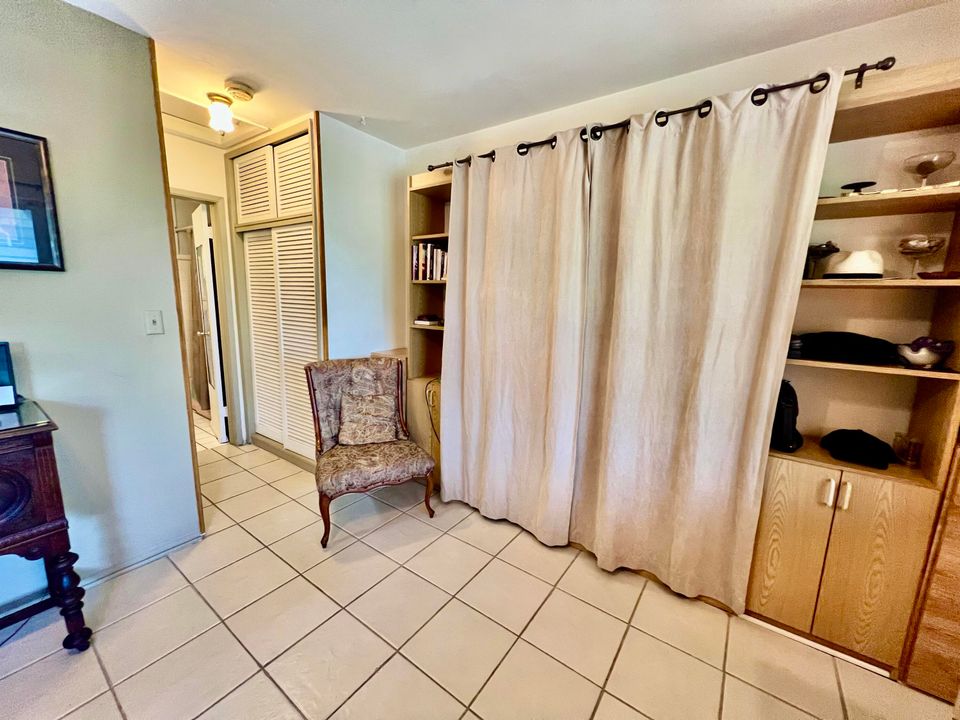 Active With Contract: $91,000 (1 beds, 1 baths, 450 Square Feet)