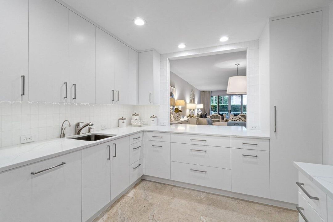 На продажу: $2,695,000 (2 спален, 2 ванн, 1440 Квадратных фут)