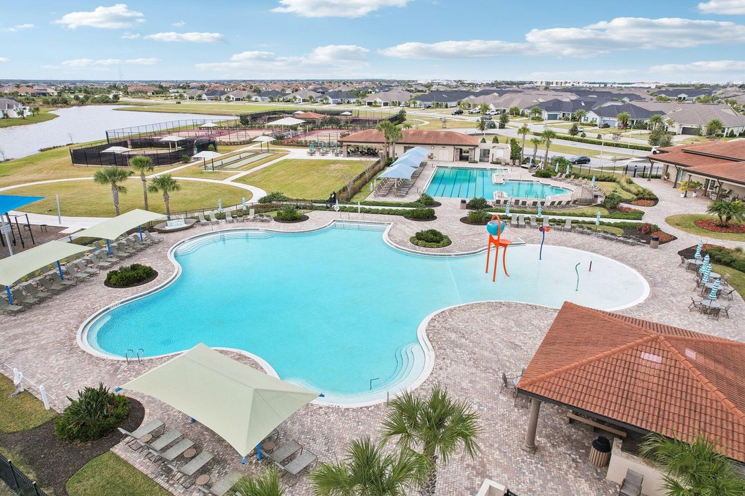 For Sale: $449,000 (3 beds, 2 baths, 1669 Square Feet)