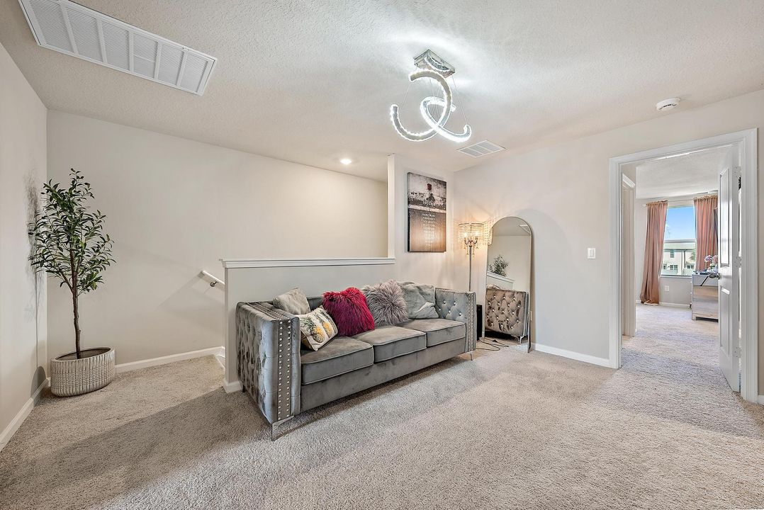 For Sale: $427,000 (3 beds, 2 baths, 1454 Square Feet)